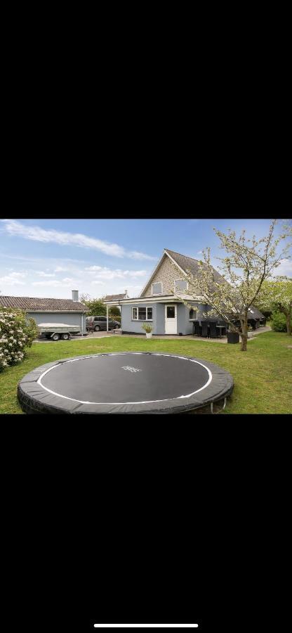Big Villa In Stege Near Mons Klint With Trampolin Exterior photo